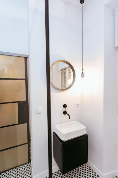 Charming Apartment Next To The Old Town! วอร์ซอ ภายนอก รูปภาพ